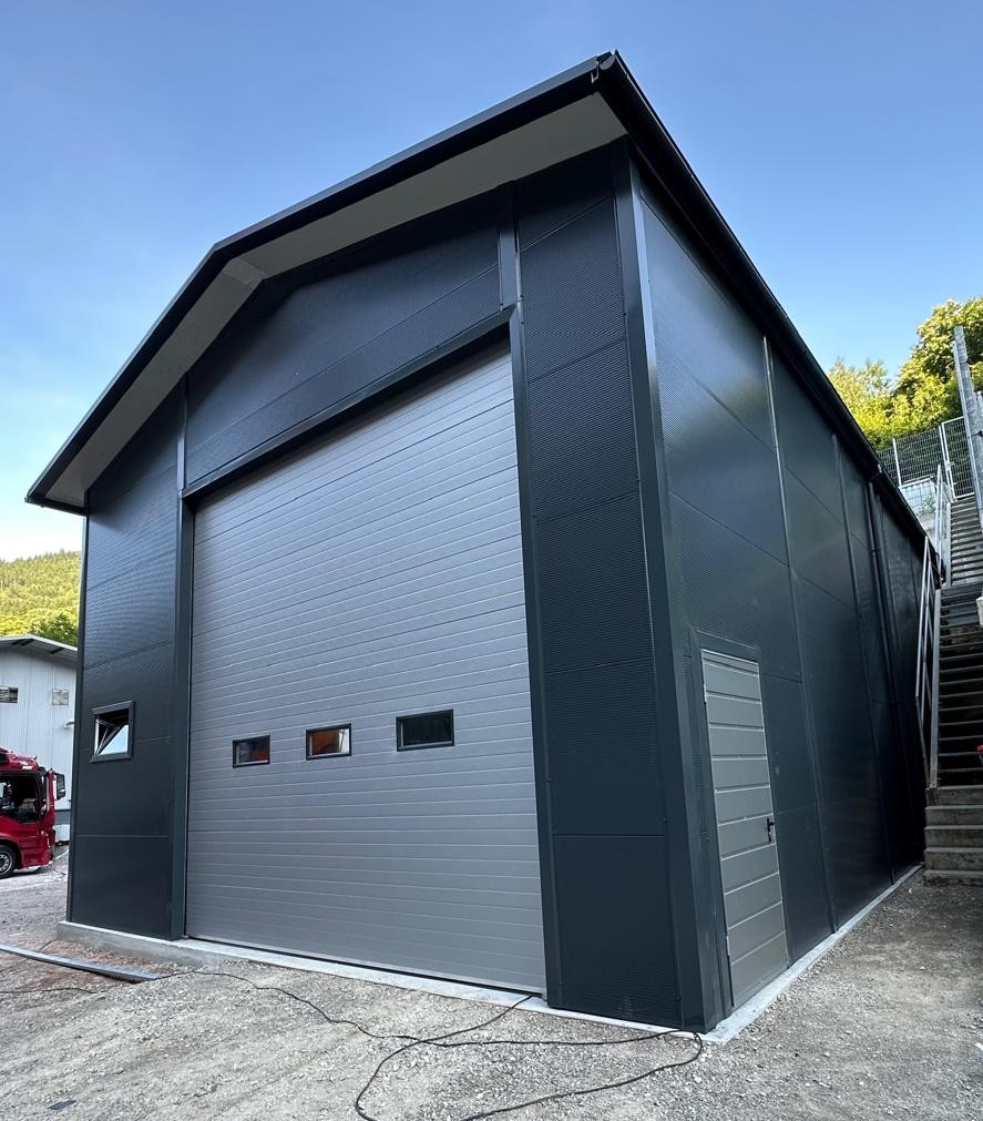 Isolierte Garage (Sandwichpaneel)