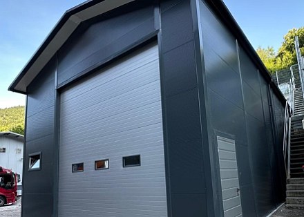 Isolierte Garage (Sandwichpaneel)